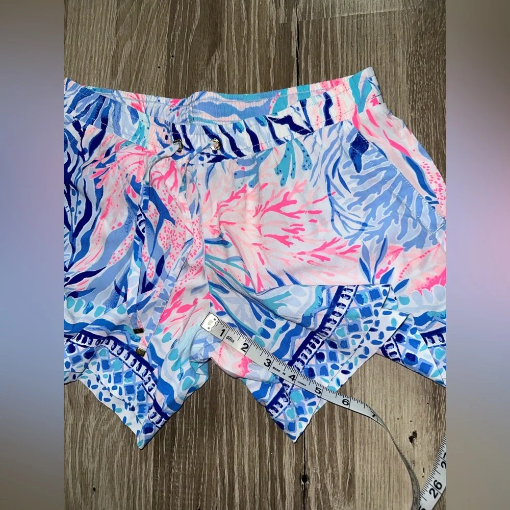 Lilly Pulitzer Katia Shorts - size Small - Picture 2 of 7